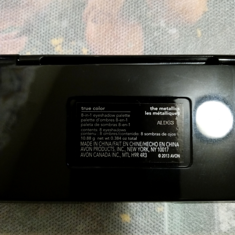 Avon True Color 8-in-1 Eyeshadow Palette - Picture 3 of 4